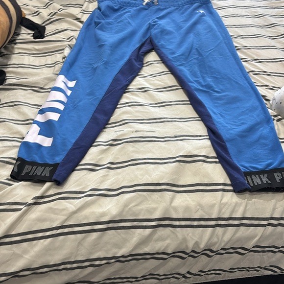 Pink pants, very comfy - Picture 3 of 3